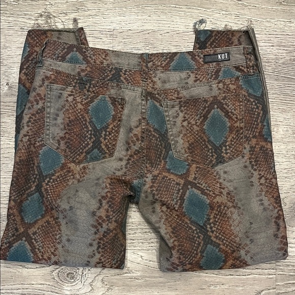Kut from the Kloth Teal and Brown Snake Print Jeans Size M - Picture 4 of 10